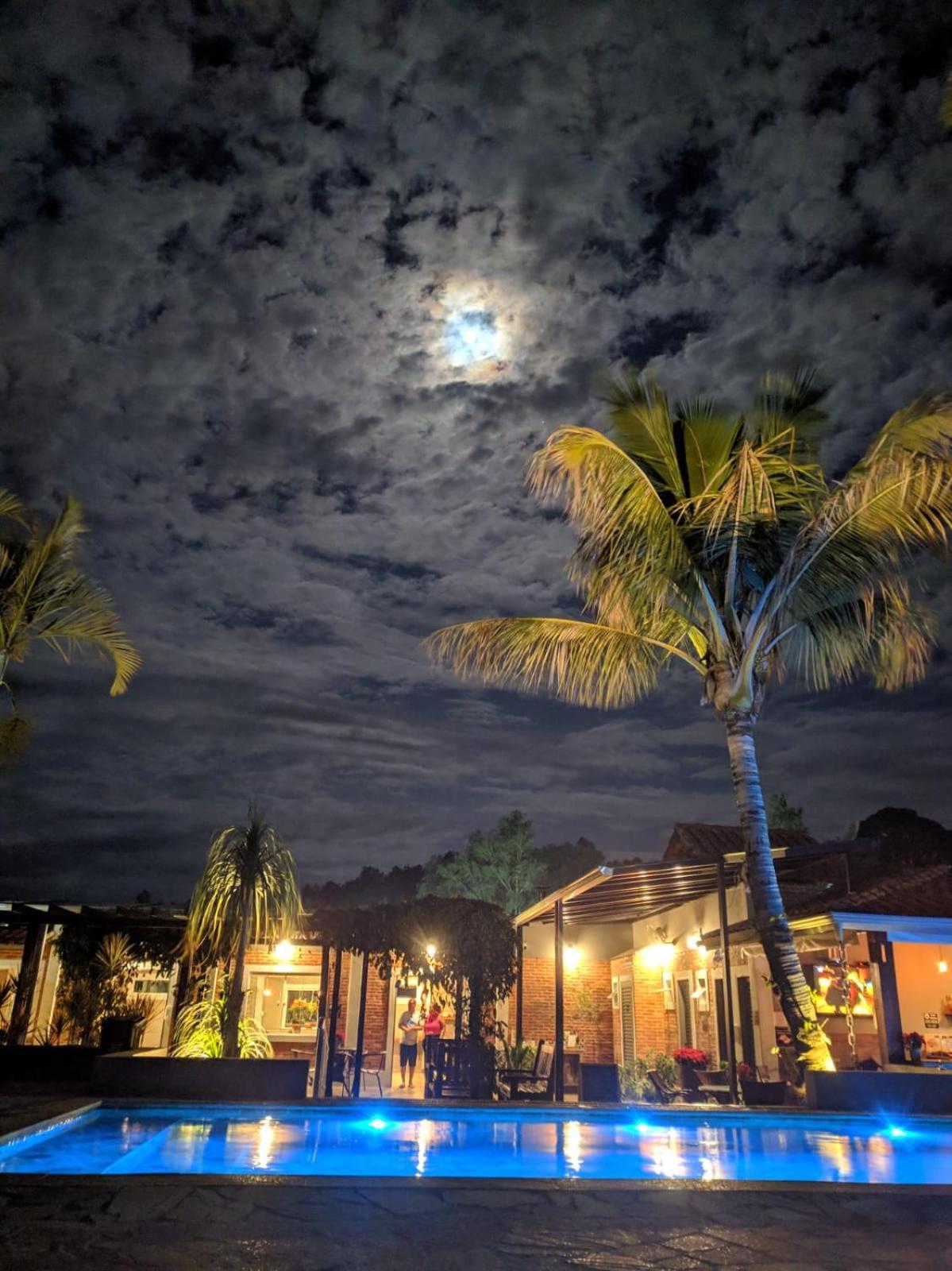 Hotel Vale Orquideas